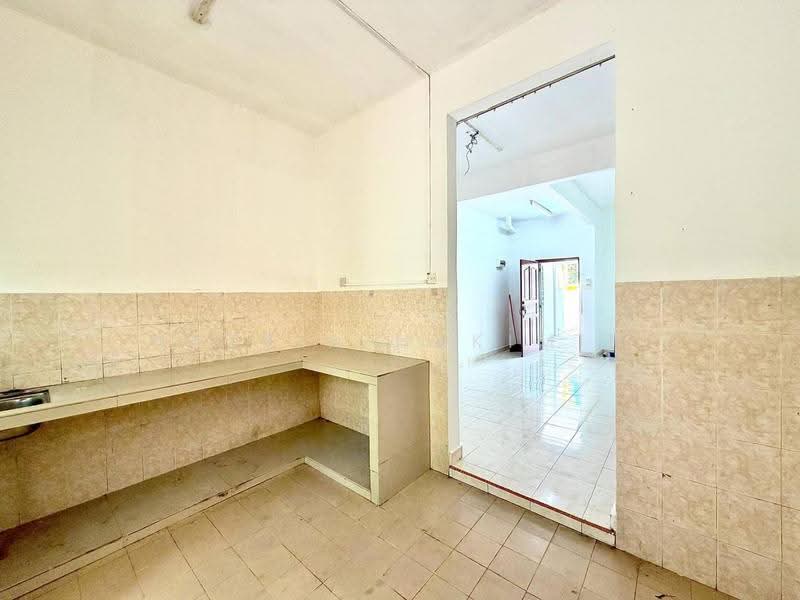 Terraced House for Sale in Klang (Selangor) - Nazrin Hakimin - Kitchen - PropertyGuru.com.my