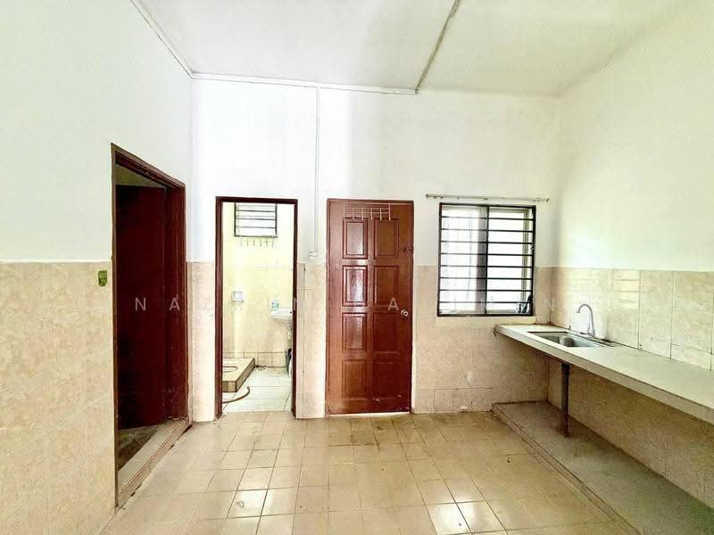 Terraced House for Sale in Klang (Selangor) - Nazrin Hakimin - Kitchen - PropertyGuru.com.my