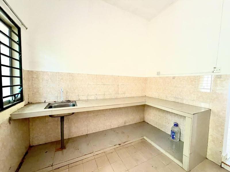 Terraced House for Sale in Klang (Selangor) - Nazrin Hakimin - Kitchen - PropertyGuru.com.my
