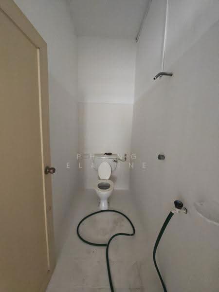 Bungalow House for Sale in Taman Kebun Teh (Johor Bahru) - Phang Elainne - Bathroom - PropertyGuru.com.my