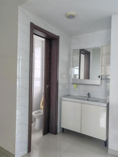 Pangsapuri untuk Disewa di Forest City - XY Sen - Bathroom - PropertyGuru.com.my