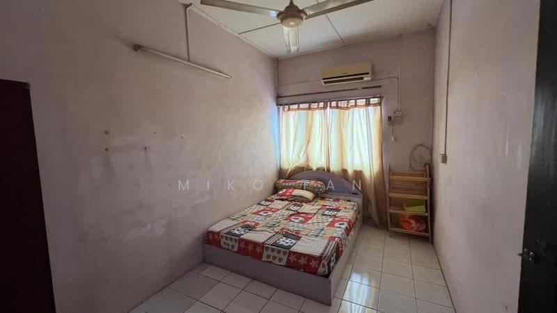 2-storey Terraced House for Sale in Taman Melor (Ipoh) - Miko Tan - Bedroom - PropertyGuru.com.my
