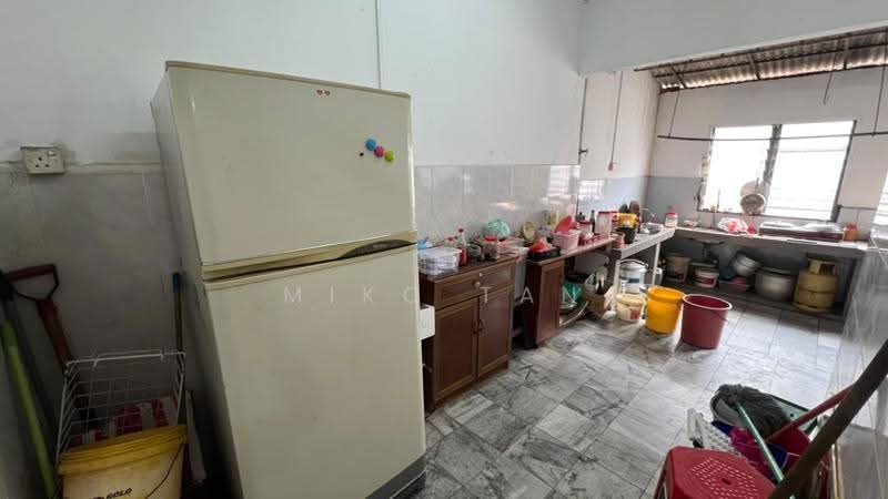 2-storey Terraced House for Sale in Taman Melor (Ipoh) - Miko Tan - Kitchen - PropertyGuru.com.my