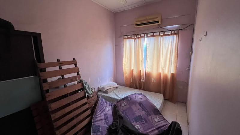 2-storey Terraced House for Sale in Taman Melor (Ipoh) - Miko Tan - Bedroom - PropertyGuru.com.my