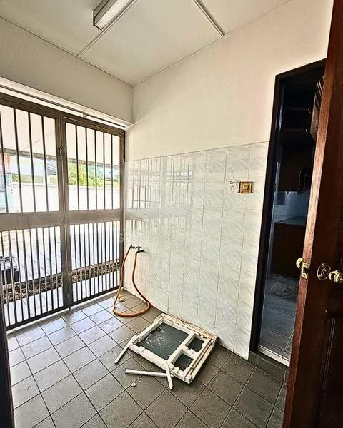Semi-Detached House for Sale in Stampin (Kuching) - Leslie Loi - Kitchen - PropertyGuru.com.my