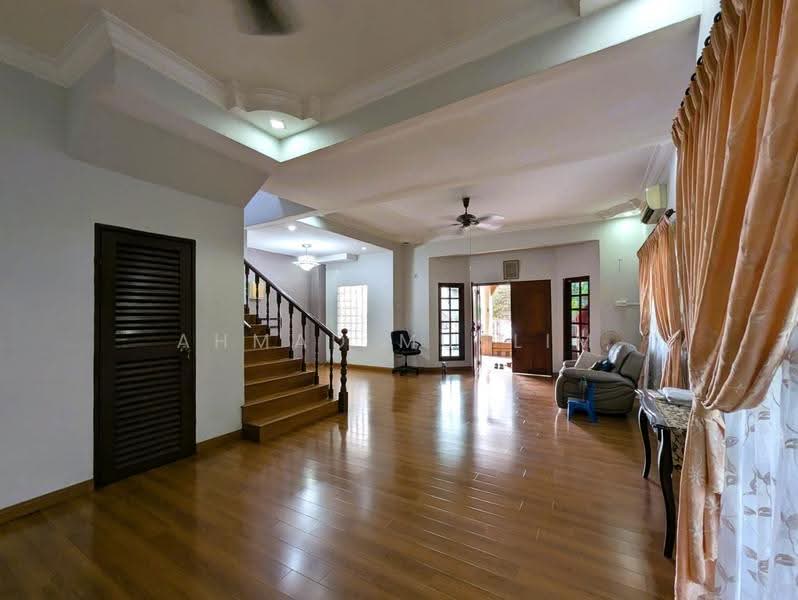 Rumah Teres untuk Dijual di Country Heights (Kajang) - Ahmad Muslim - Living Room - PropertyGuru.com.my