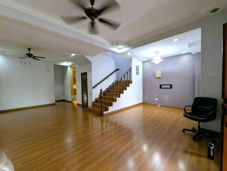Rumah Teres untuk Dijual di Country Heights (Kajang) - Ahmad Muslim - Living Room - PropertyGuru.com.my
