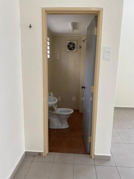 Shop / Office for Rent in Petaling Jaya (Selangor) - Levis Chan - Bathroom - PropertyGuru.com.my