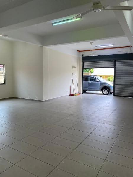 Shop / Office for Rent in Petaling Jaya (Selangor) - Levis Chan - Car Park - PropertyGuru.com.my