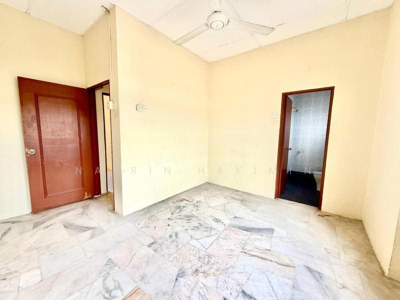 2-storey Terraced House for Sale in Taman Impian Bukit Naga (Shah Alam) - Nazrin Hakimin - Interior - PropertyGuru.com.my