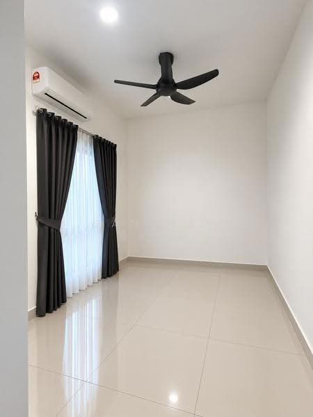 Condominium for Rent at Paraiso Residence @ The Earth - GAN WEY SAND - Interior - PropertyGuru.com.my