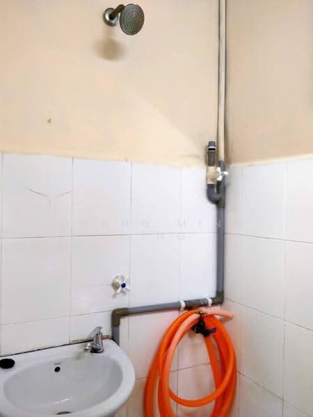 Flat for Sale at Dahlia - Chong Ming Ming - Bathroom - PropertyGuru.com.my
