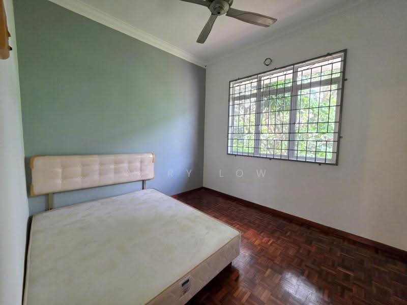 2-storey Terraced House for Sale in Taman Cheng Perdana 1 (Cheng) - Mary Low - Bedroom - PropertyGuru.com.my
