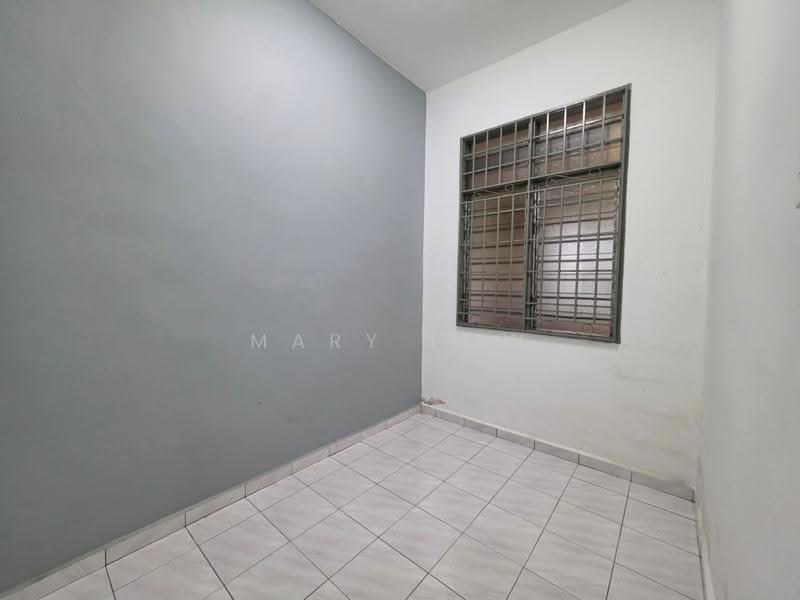 2-storey Terraced House for Sale in Taman Cheng Perdana 1 (Cheng) - Mary Low - Interior - PropertyGuru.com.my