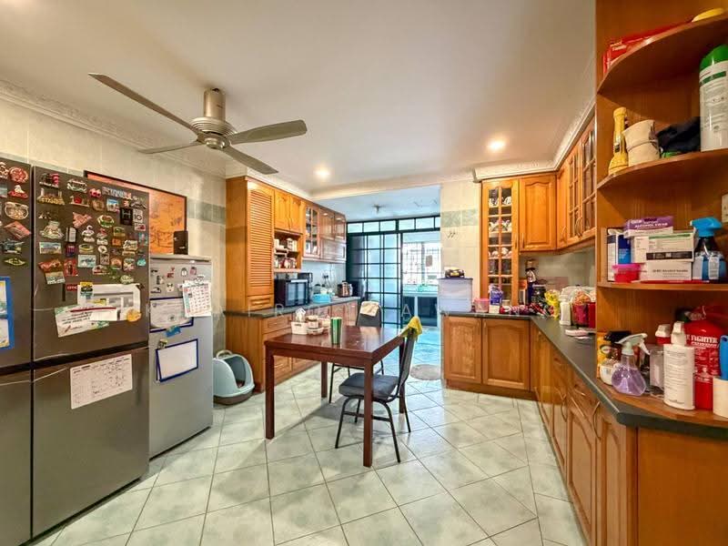 Rumah Teres 2-Tingkat untuk Dijual di Shah Alam (Selangor) - Khairol Awang - Kitchen - PropertyGuru.com.my