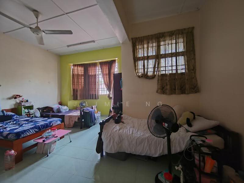 Rumah Teres 2-Tingkat untuk Dijual di Taman TTDI Jaya (Shah Alam) - Jaimie Ng - Bedroom - PropertyGuru.com.my