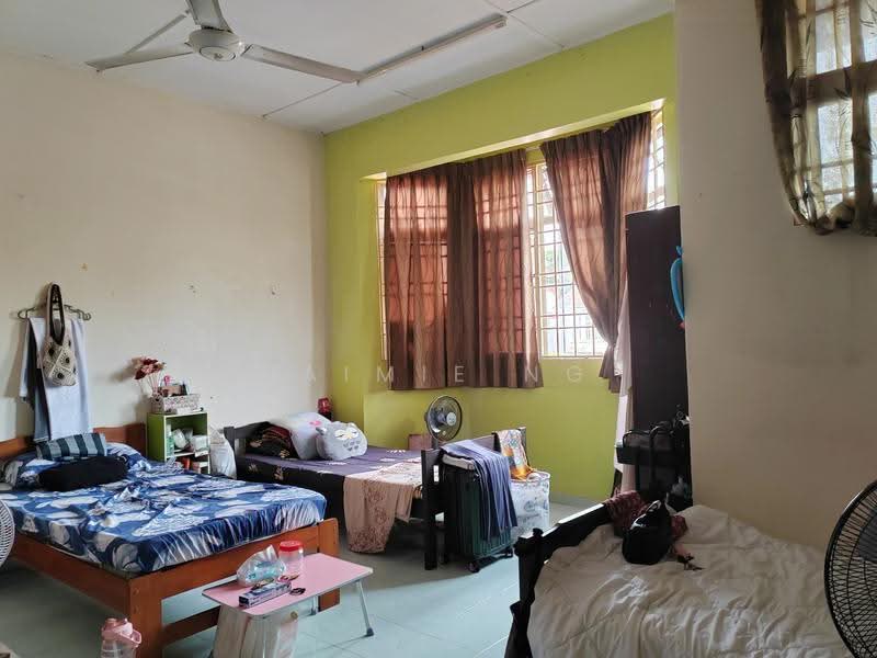 Rumah Teres 2-Tingkat untuk Dijual di Taman TTDI Jaya (Shah Alam) - Jaimie Ng - Bedroom - PropertyGuru.com.my