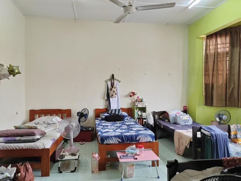 Rumah Teres 2-Tingkat untuk Dijual di Taman TTDI Jaya (Shah Alam) - Jaimie Ng - Bedroom - PropertyGuru.com.my