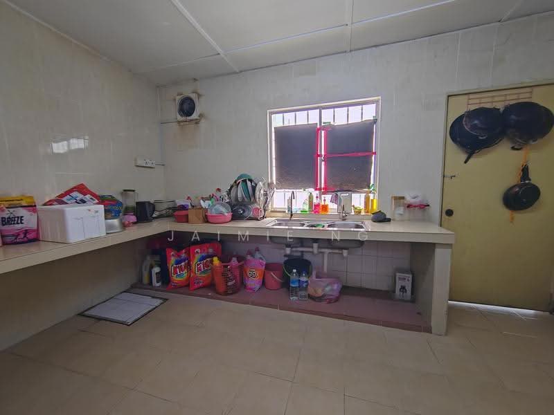 Rumah Teres 2-Tingkat untuk Dijual di Taman TTDI Jaya (Shah Alam) - Jaimie Ng - Kitchen - PropertyGuru.com.my