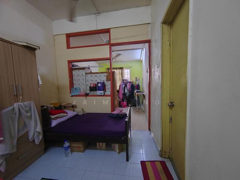 Rumah Teres 2-Tingkat untuk Dijual di Taman TTDI Jaya (Shah Alam) - Jaimie Ng - Bedroom - PropertyGuru.com.my