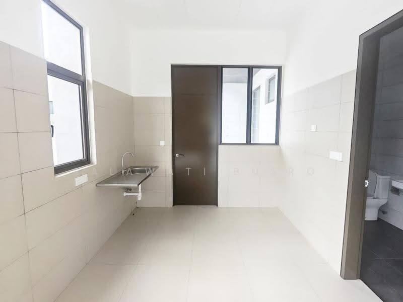 Cluster House for Sale in Bandar Bukit Puchong (Puchong) - Salawati Busro - Kitchen - PropertyGuru.com.my