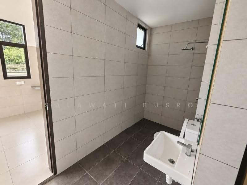 Cluster House for Sale in Bandar Bukit Puchong (Puchong) - Salawati Busro - Bathroom - PropertyGuru.com.my