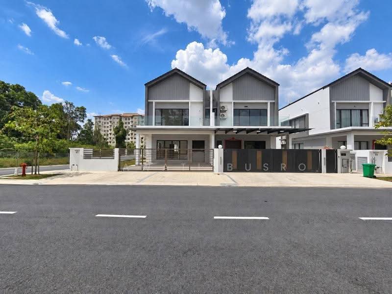 Cluster House for Sale in Bandar Bukit Puchong (Puchong) - Salawati Busro - Exterior - PropertyGuru.com.my