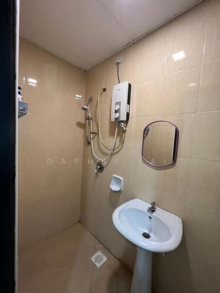Apartment for Rent at Sri Samudera Apartment (Seaview Residence Suites) - Daphne Lai - Bathroom - PropertyGuru.com.my