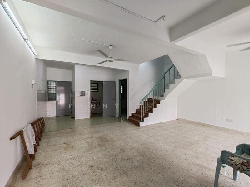 2-storey Terraced House for Sale in Ampang (Kuala Lumpur) - Kenny Chin - Living Room - PropertyGuru.com.my