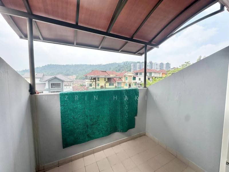Rumah Teres untuk Dijual di Taman Selayang Utama (Selayang) - Nazrin Hakimin - Balcony - PropertyGuru.com.my