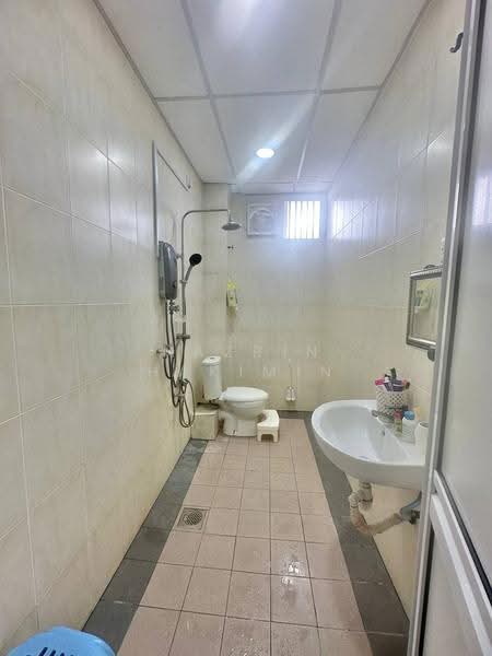 Rumah Teres untuk Dijual di Taman Selayang Utama (Selayang) - Nazrin Hakimin - Bathroom - PropertyGuru.com.my