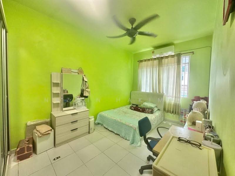 Rumah Teres untuk Dijual di Taman Selayang Utama (Selayang) - Nazrin Hakimin - Bedroom - PropertyGuru.com.my