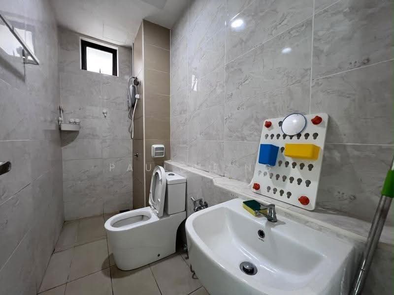 Service Residence for Rent at D'Summit Residences - Pauline Ng - Bathroom - PropertyGuru.com.my