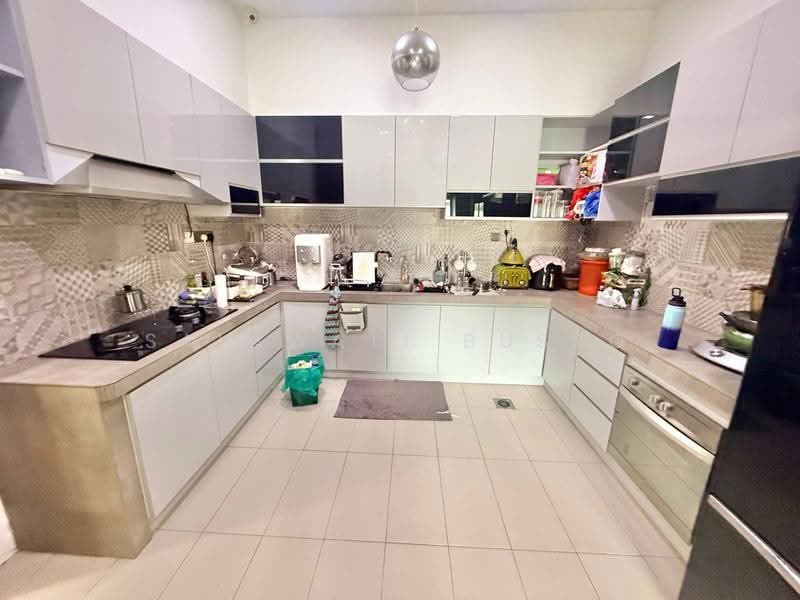 Rumah Banglo untuk Dijual di Seksyen 7 (Shah Alam) - Salawati Busro - Kitchen - PropertyGuru.com.my