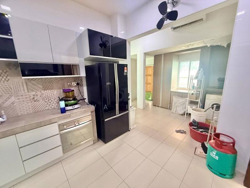 Rumah Banglo untuk Dijual di Seksyen 7 (Shah Alam) - Salawati Busro - Kitchen - PropertyGuru.com.my