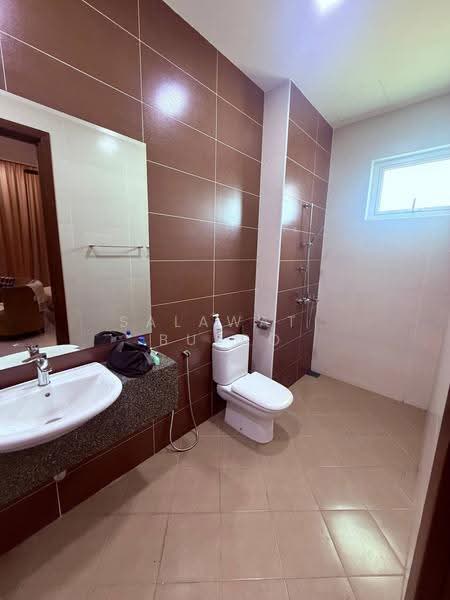 Rumah Banglo untuk Dijual di Seksyen 7 (Shah Alam) - Salawati Busro - Bathroom - PropertyGuru.com.my