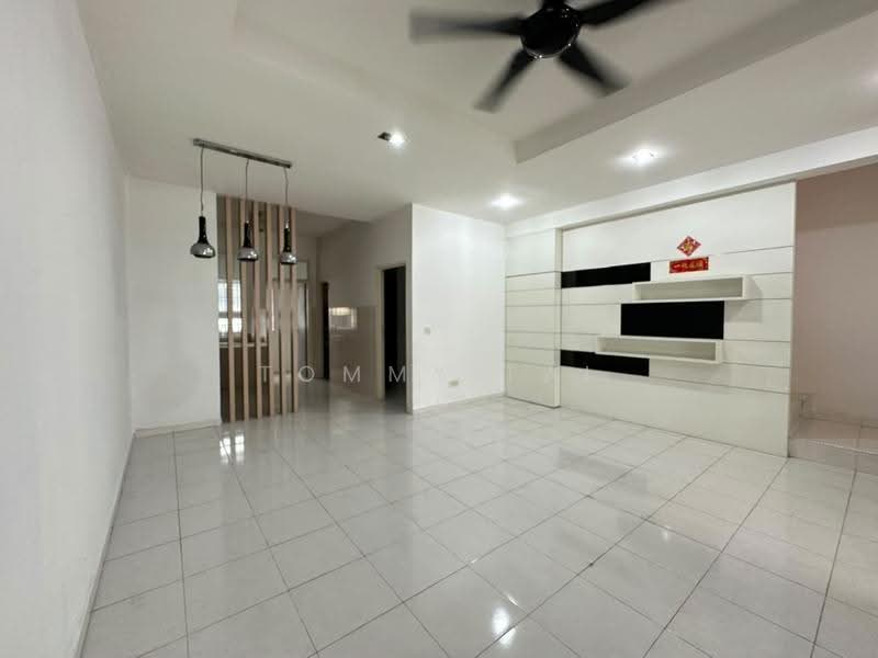 Rumah Teres 2.5-Tingkat untuk Dijual di Taman Setia Indah (Tebrau) - Tommy Tai - Living Room - PropertyGuru.com.my