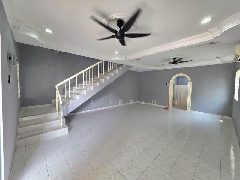 Terraced House for Sale in Taman Semenyih Mewah (Semenyih) - Hawa Ibrahim - Living Room - PropertyGuru.com.my