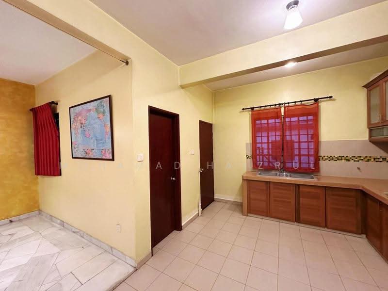 Rumah Teres 2-Tingkat untuk Dijual di Putra Heights (Subang Jaya) - Mohamad Haizrul - Kitchen - PropertyGuru.com.my