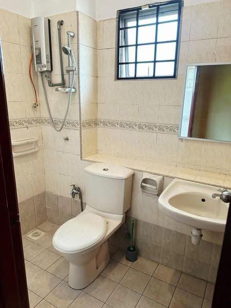 Rumah Teres 2-Tingkat untuk Dijual di Putra Heights (Subang Jaya) - Mohamad Haizrul - Bathroom - PropertyGuru.com.my