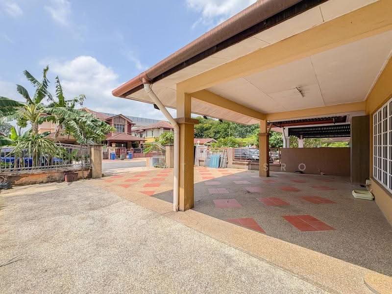 Rumah Berkembar untuk Dijual di Seksyen 7 (Shah Alam) - Salawati Busro - Exterior - PropertyGuru.com.my