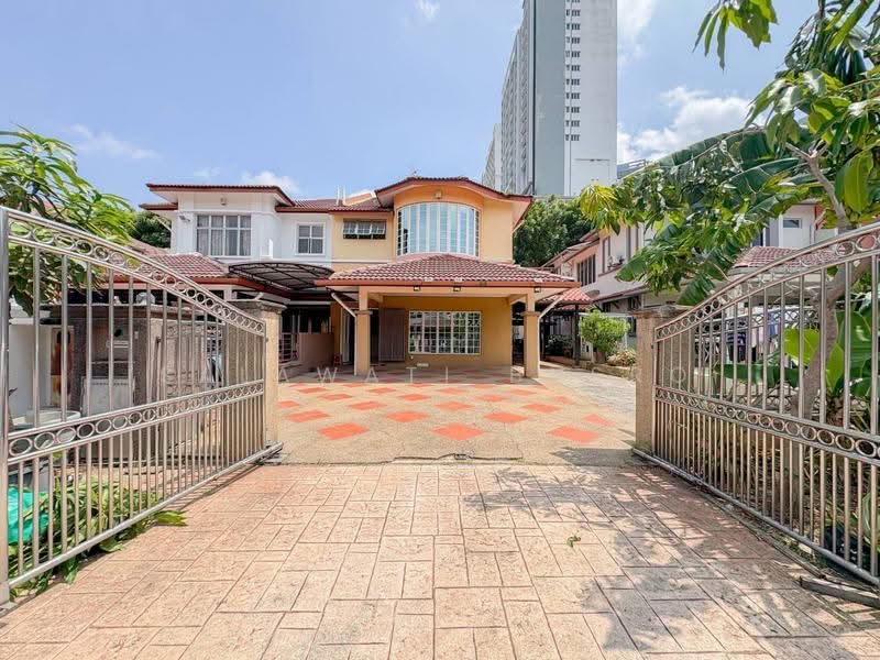 Rumah Berkembar untuk Dijual di Seksyen 7 (Shah Alam) - Salawati Busro - Exterior - PropertyGuru.com.my