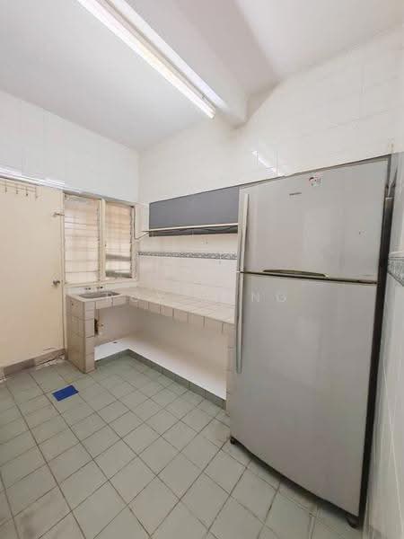 2-storey Terraced House for Sale in TAMAN PUCHONG UTAMA (Puchong) - Roy Kong - Kitchen - PropertyGuru.com.my