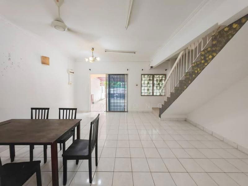 2-storey Terraced House for Sale in TAMAN PUCHONG UTAMA (Puchong) - Roy Kong - Dining Room - PropertyGuru.com.my