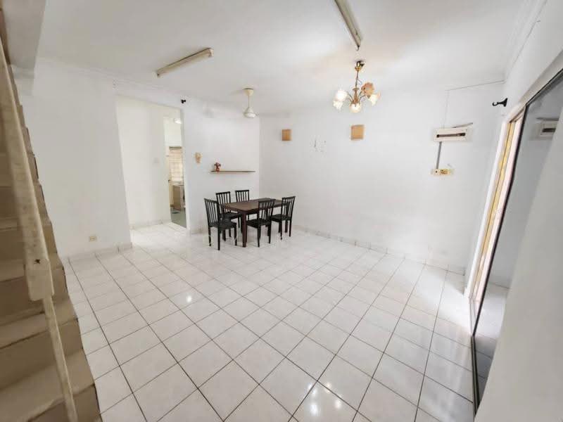 2-storey Terraced House for Sale in TAMAN PUCHONG UTAMA (Puchong) - Roy Kong - Dining Room - PropertyGuru.com.my