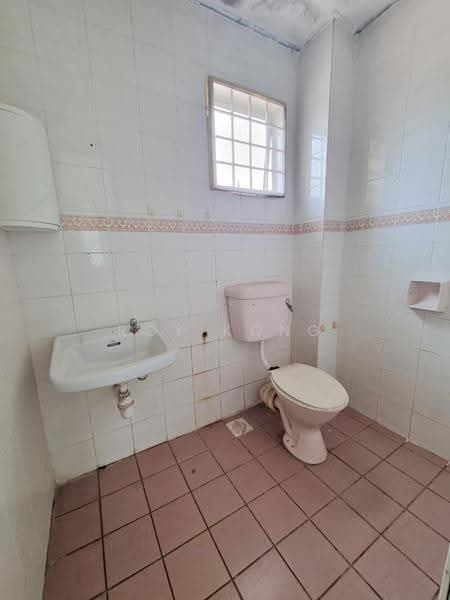 2-storey Terraced House for Sale in TAMAN PUCHONG UTAMA (Puchong) - Roy Kong - Bathroom - PropertyGuru.com.my