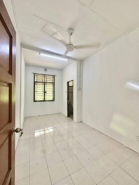 1-storey Terraced House for Sale in Bandar Saujana Putra (Tanjong Duabelas) - Fikri Yasmin - Interior - PropertyGuru.com.my