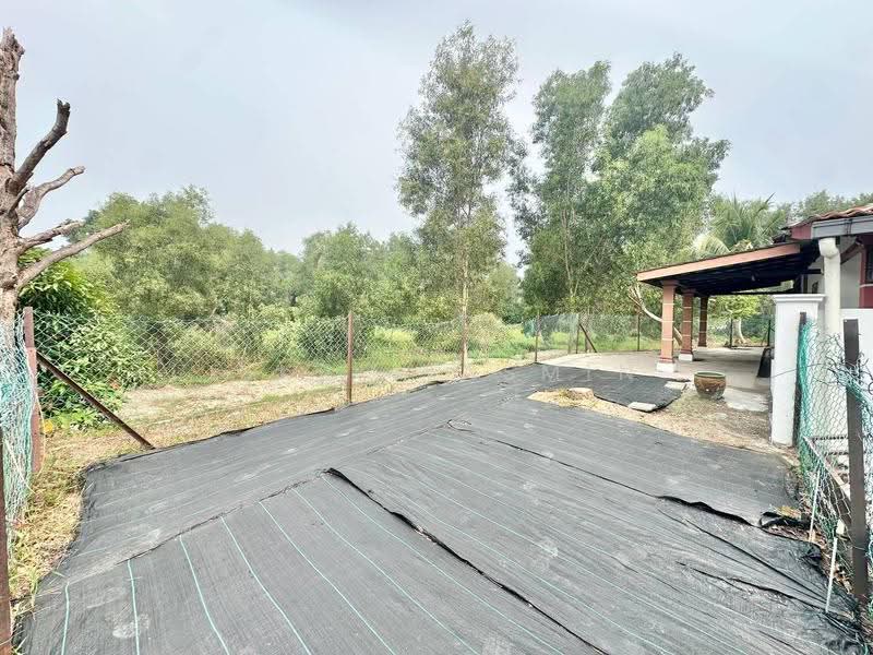 1-storey Terraced House for Sale in Bandar Saujana Putra (Tanjong Duabelas) - Fikri Yasmin - Exterior - PropertyGuru.com.my