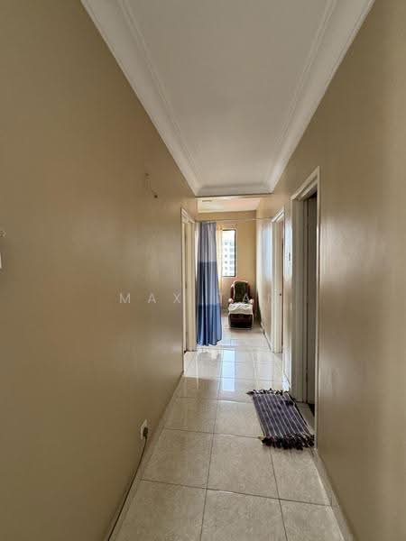 Kondominium untuk Dijual di Casa Tropicana - Max Tan - Corridor - PropertyGuru.com.my