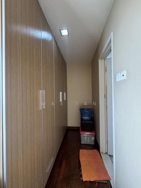 Kondominium untuk Dijual di Casa Tropicana - Max Tan - Corridor - PropertyGuru.com.my